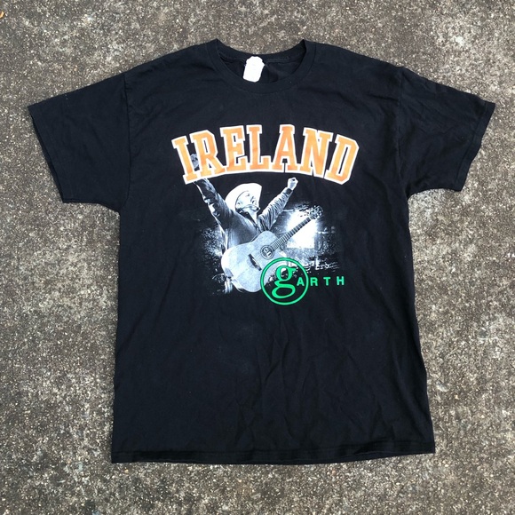 Garth Brooks Ireland Graphic T-Shirt - Picture 1 of 3